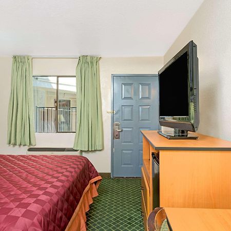 Travelodge Sacramento/Rancho Cordova Esterno foto
